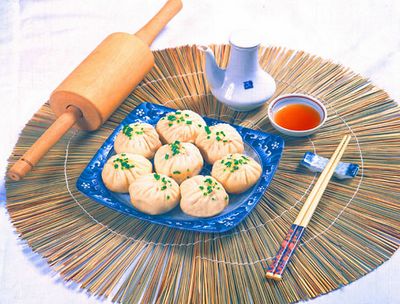 慢性浅表性胃炎饮食守则讲究清淡易消化，避免暴饮暴食